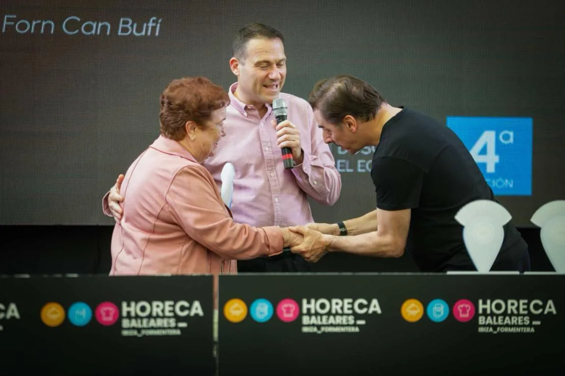 Entrega de un premio Horeca a Forn Can Bufí